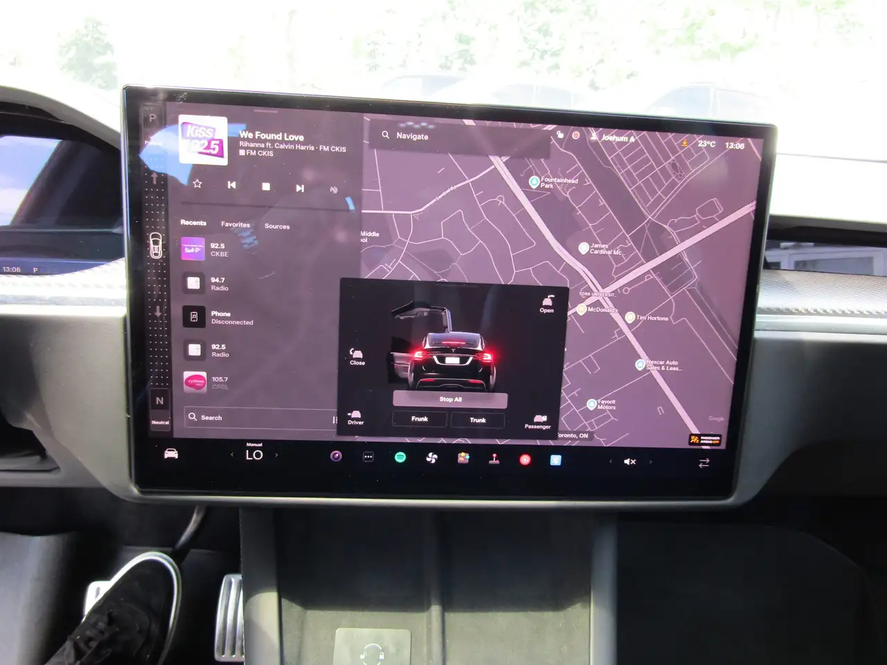 Tesla Model X photo Tesla Model X