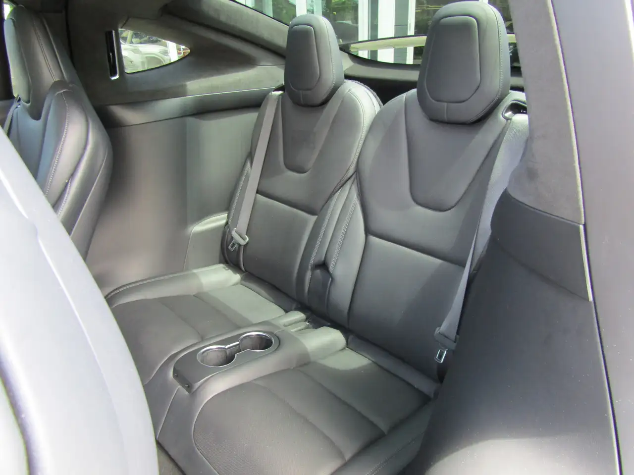 Tesla Model X photo Tesla Model X