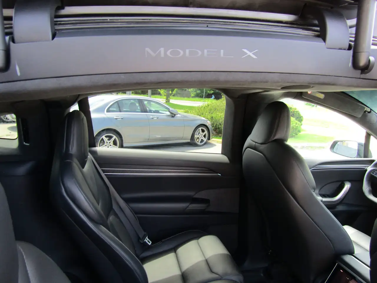 Tesla Model X photo Tesla Model X
