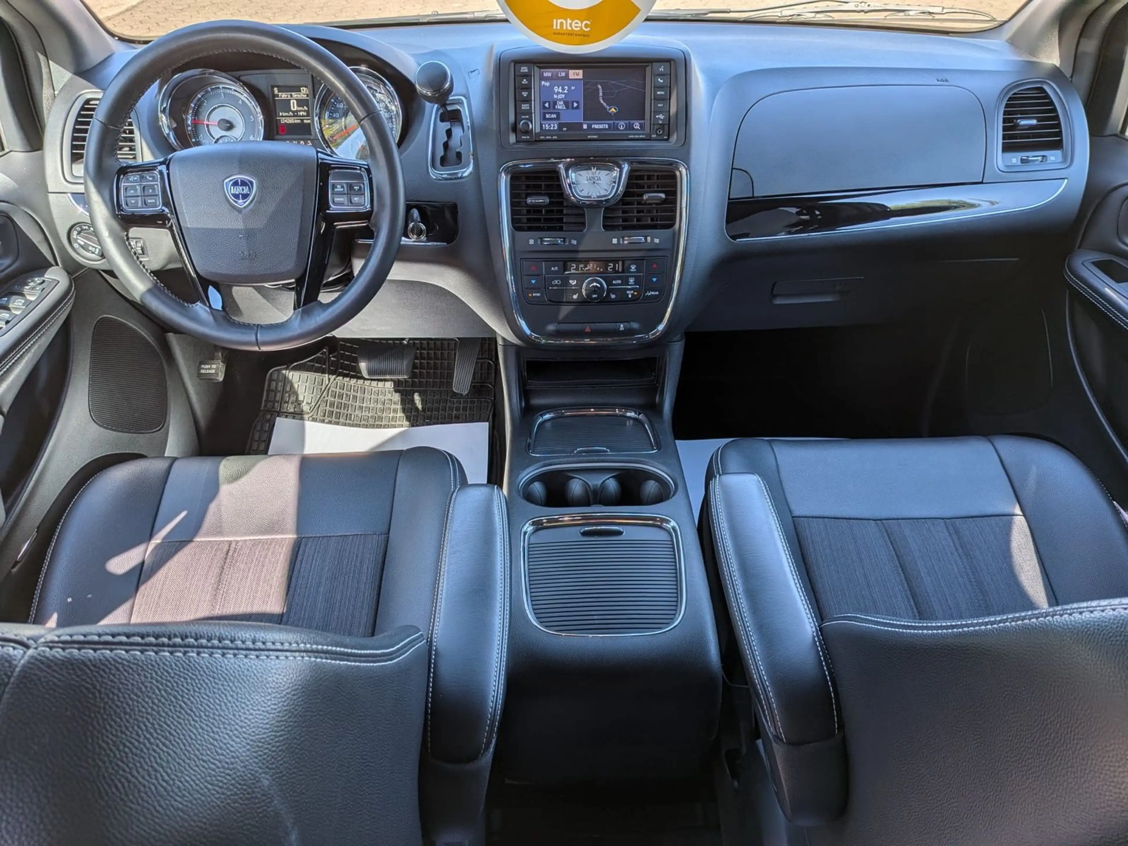 Lancia Voyager S 2.8 CRD 7 Sitze Navi TÜV Neu+Garantie — photo 8