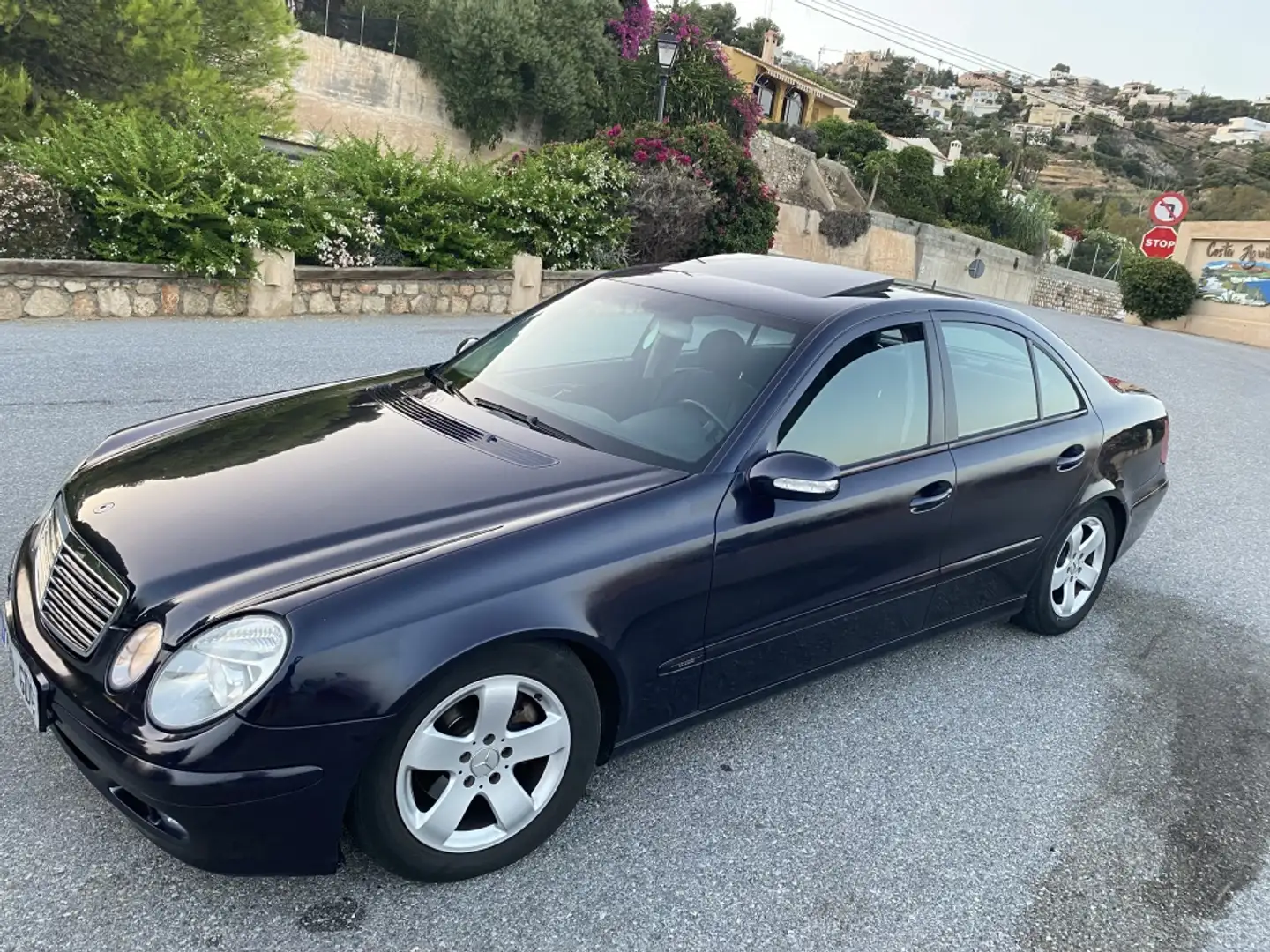 Mercedes-Benz E 220 CDi Aut. Modrá - 1