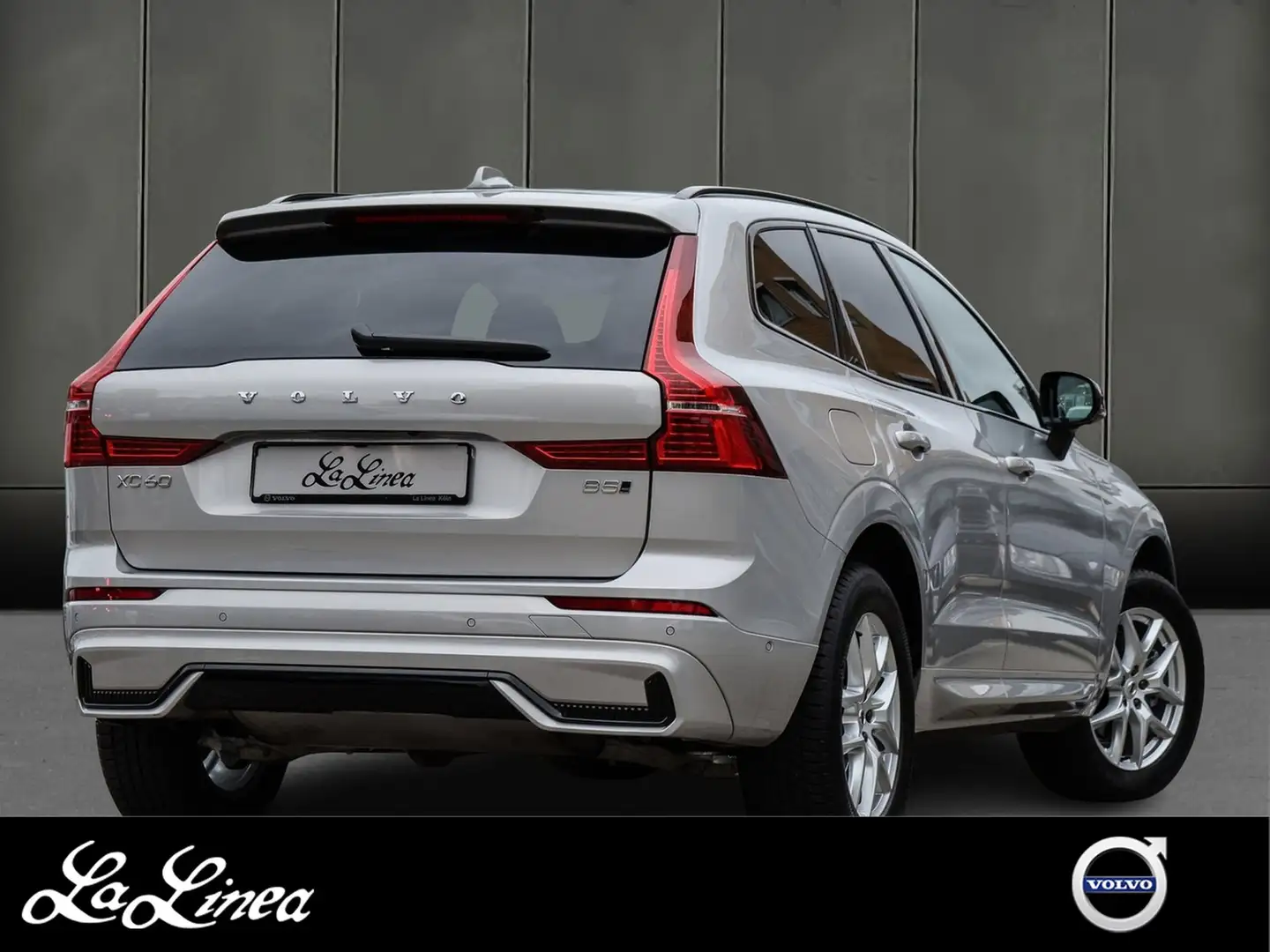 Volvo XC60 B5 (B) Benzin Plus Dark #AHK/Sitzh./LED/360/Aut... Grau - 2