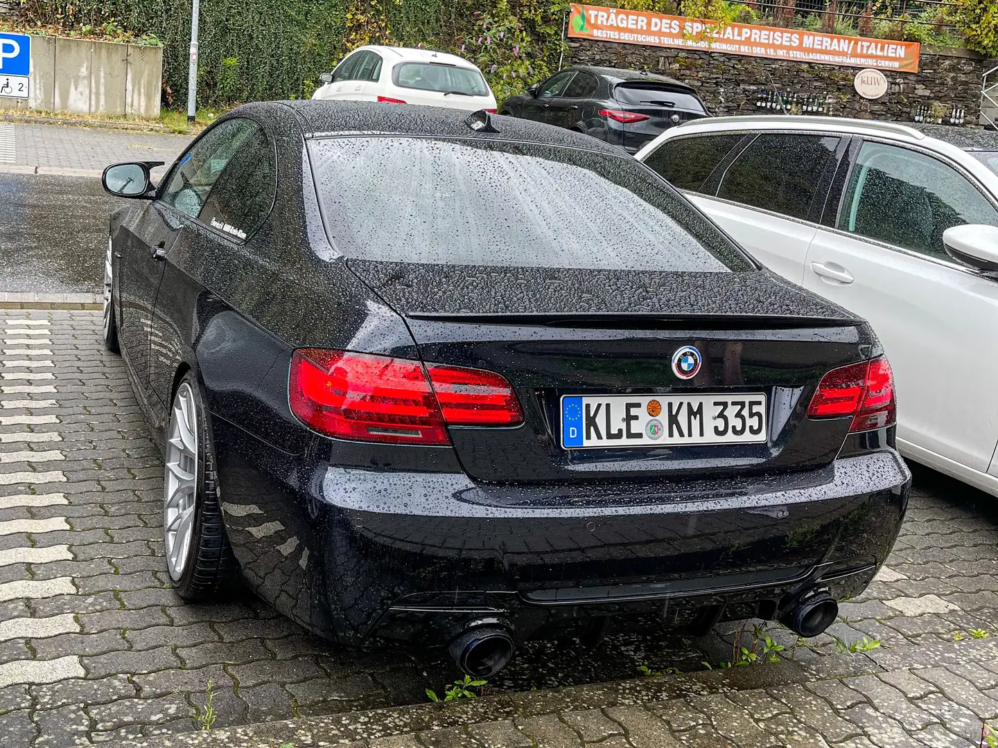 BMW 335 335i xDrive Coupe Aut. Černá - 2