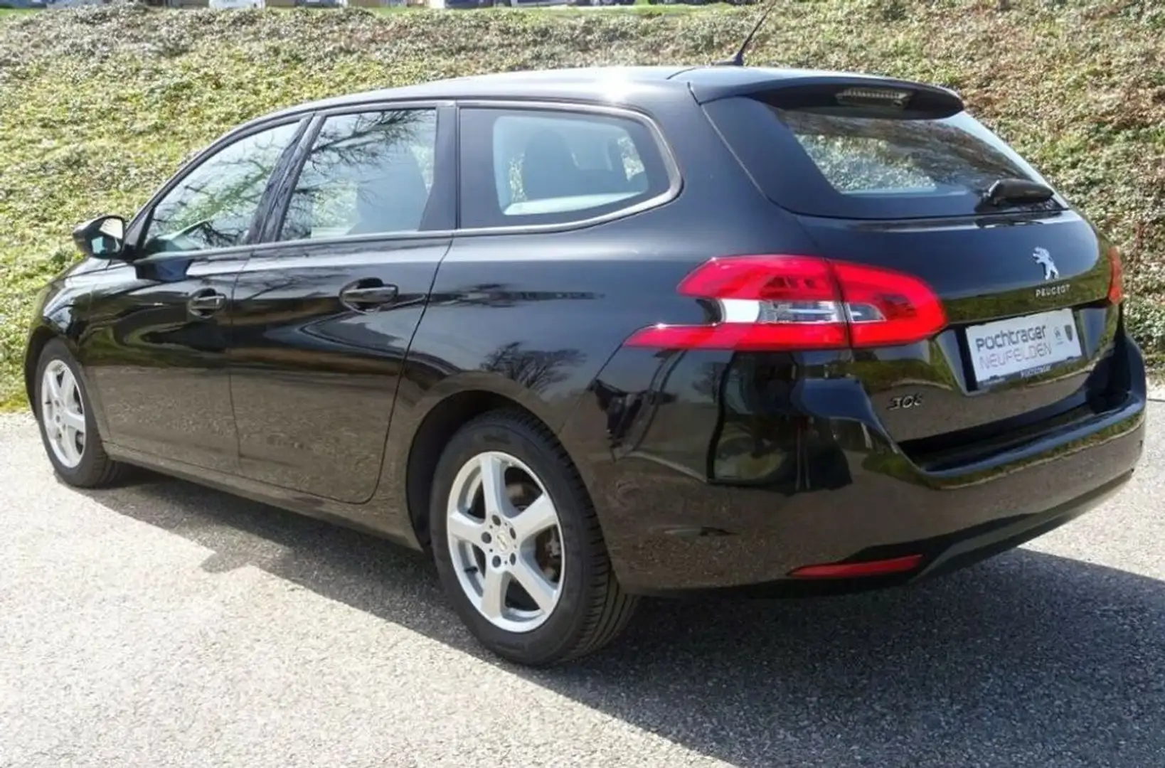 Peugeot 308 SW Business-Line 1,6 BHDi 120 EAT6 Schwarz - 2
