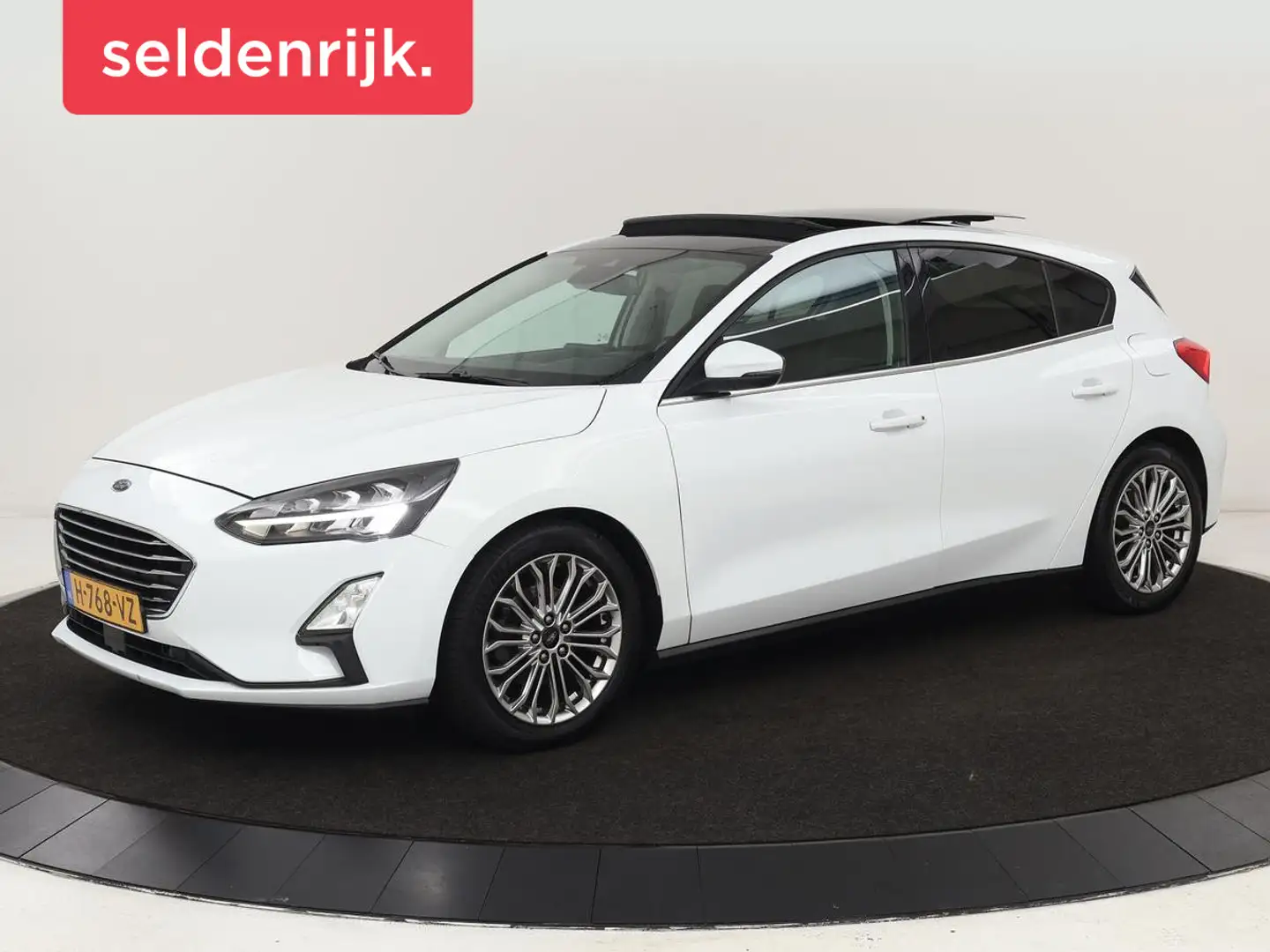 Ford Focus 1.0 EcoBoost Titanium | Panoramadak | Head-Up | St Wit - 1