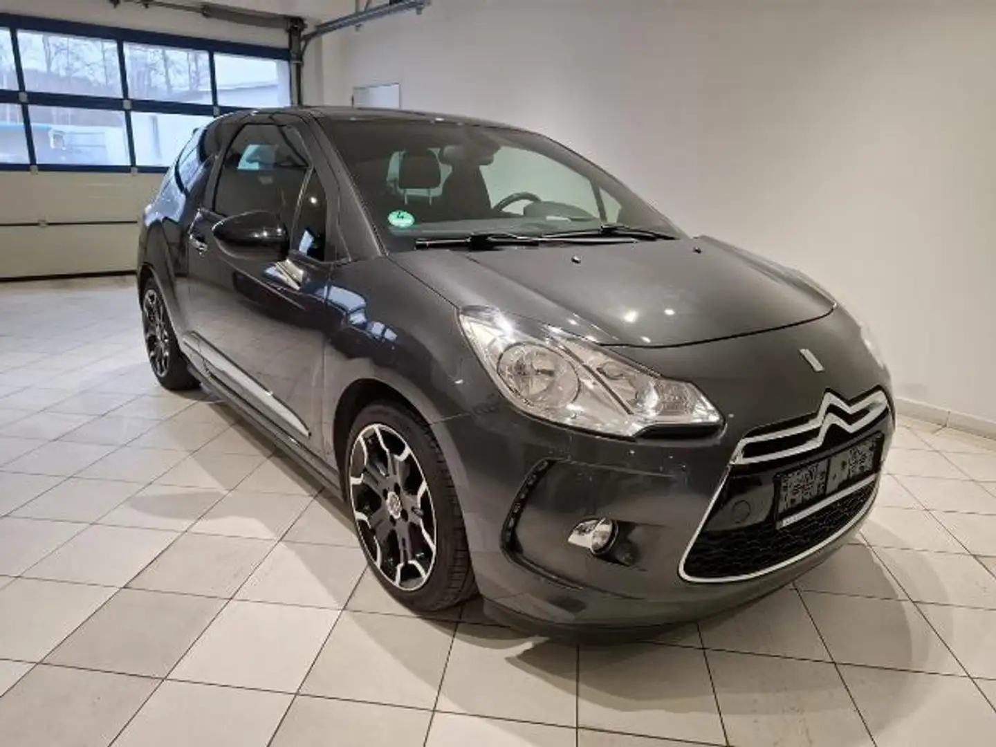 Citroen DS3 1.6TDI gepflegt wenig Kilometer NAVI Schwarz - 1