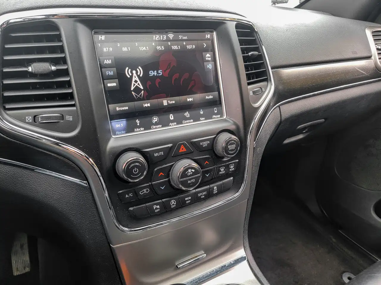 Jeep Grand Cherokee снимка Jeep Grand Cherokee