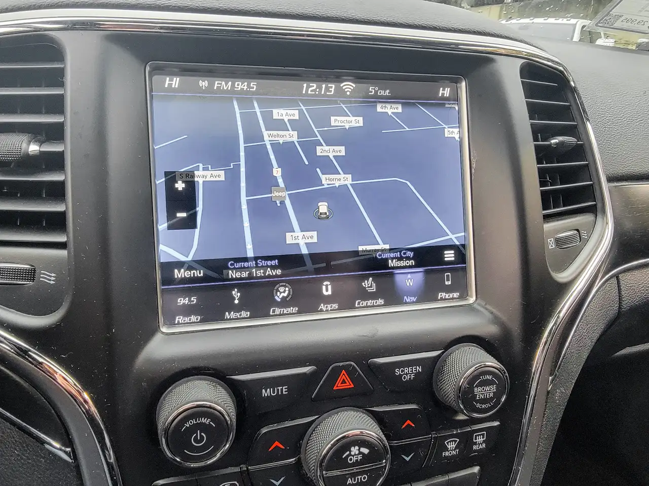 Jeep Grand Cherokee снимка Jeep Grand Cherokee