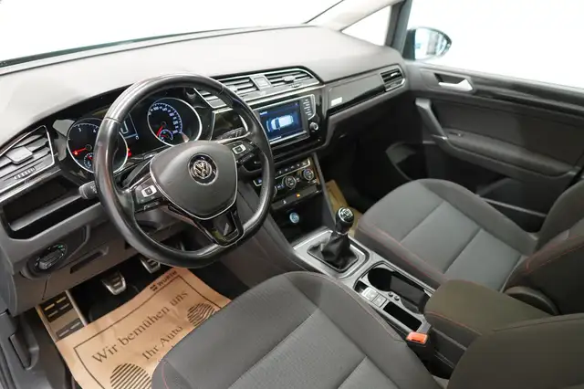Volkswagen Touran view 15