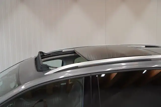Volkswagen Touran view 14