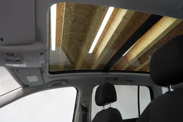 Volkswagen Touran view 30
