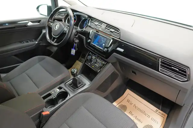 Volkswagen Touran view 21