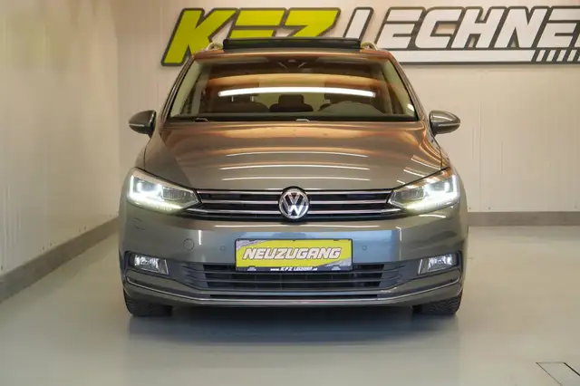 Volkswagen Touran view 10