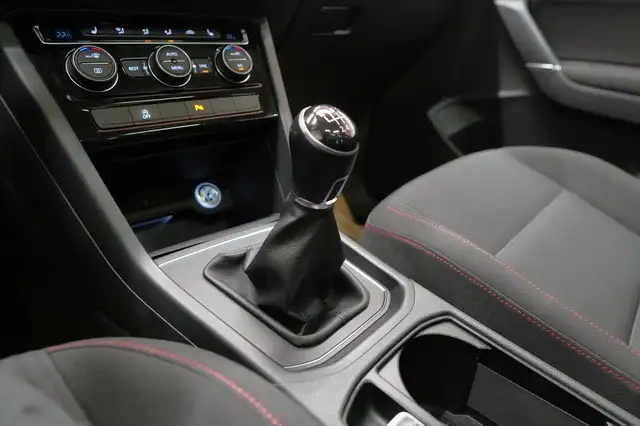 Volkswagen Touran view 28