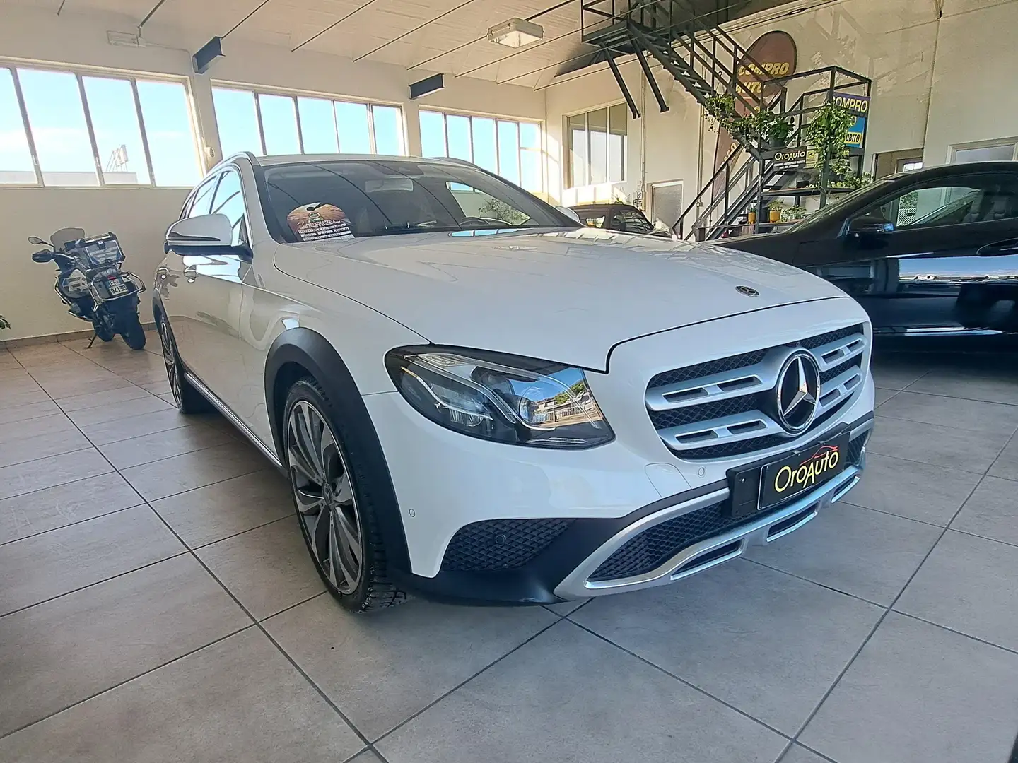 Mercedes-Benz E 220 Cdi 4 Matic All Terrain-Pelle Totale-FullLed Bianco - 2