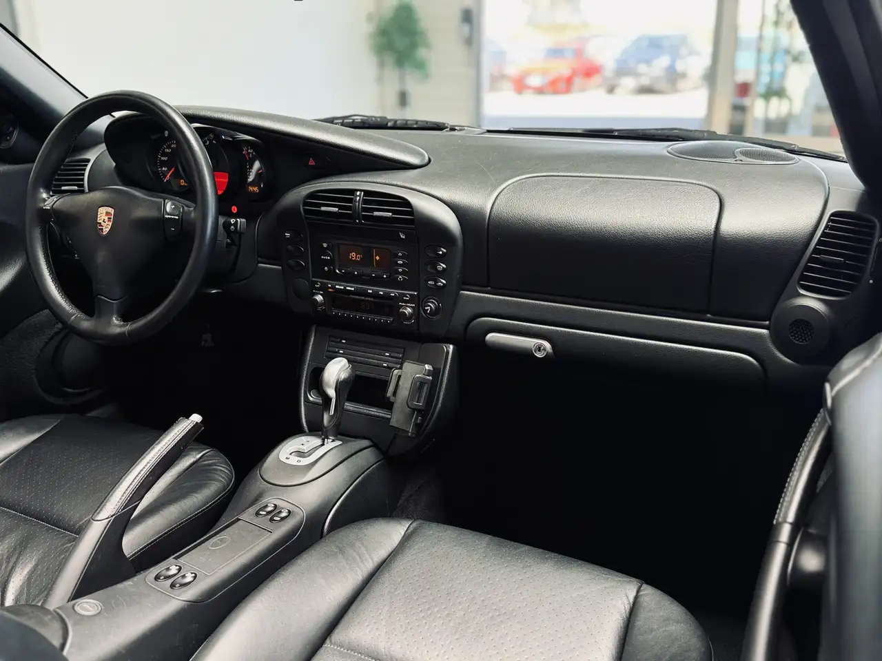 PORSCHE BOXSTER 2.7 228ch TIPTRONIC - CAPOTE ÉLECTRIQUE - CUIR - SIÈGES CHAUFFANTS - CLIMATISATION AUTOMATIQUE