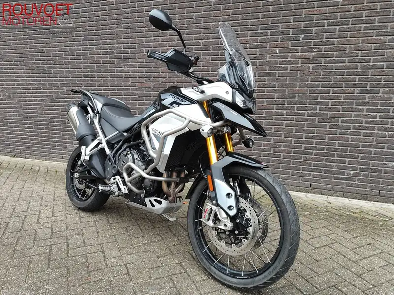 Triumph Tiger 900 - foto 2