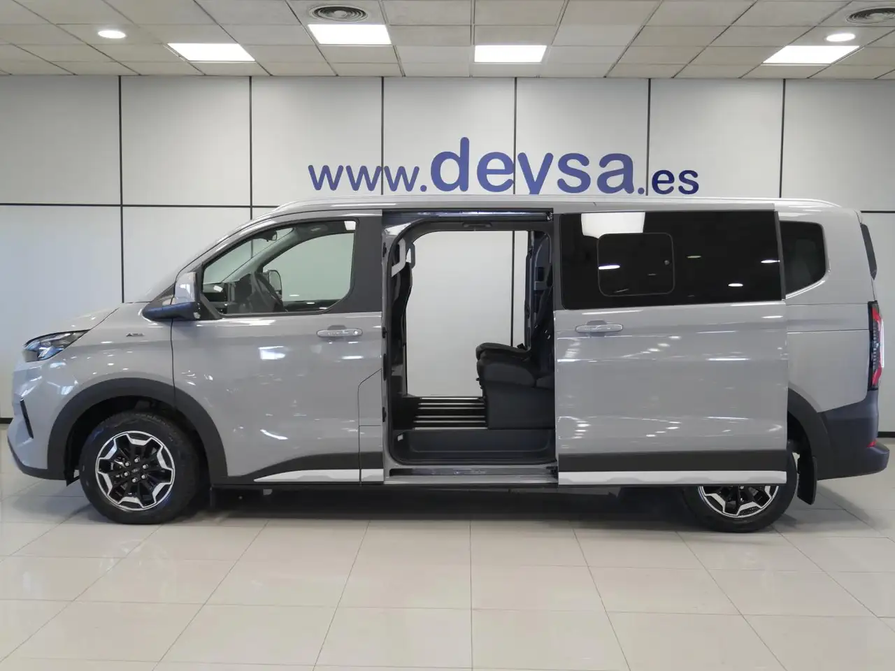 Ford Tourneo Custom 2026