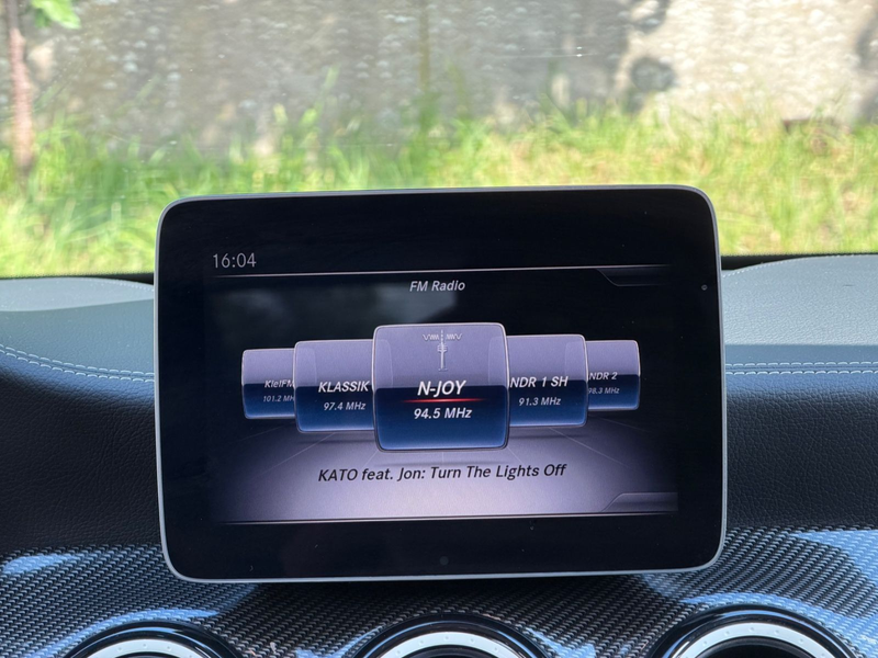 Mercedes-Benz CLA 180 Edition AMG/LEDER/LED/KAM — photo 15