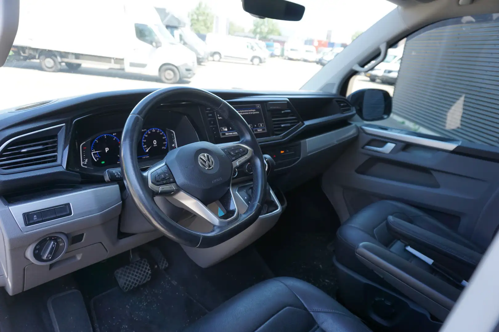Volkswagen T6.1 Transporter 30 | L2H1 DC | Bulli | 4-Motion | ACC | App-Connec Blauw - 2
