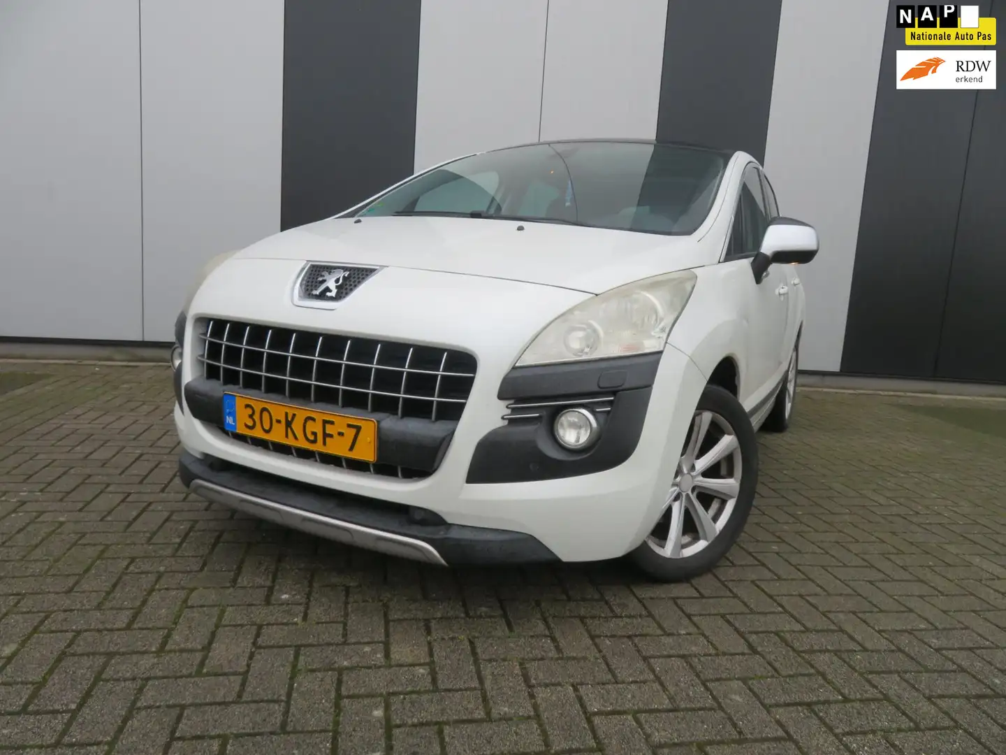 Peugeot 3008 1.6 THP GT Wit - 1