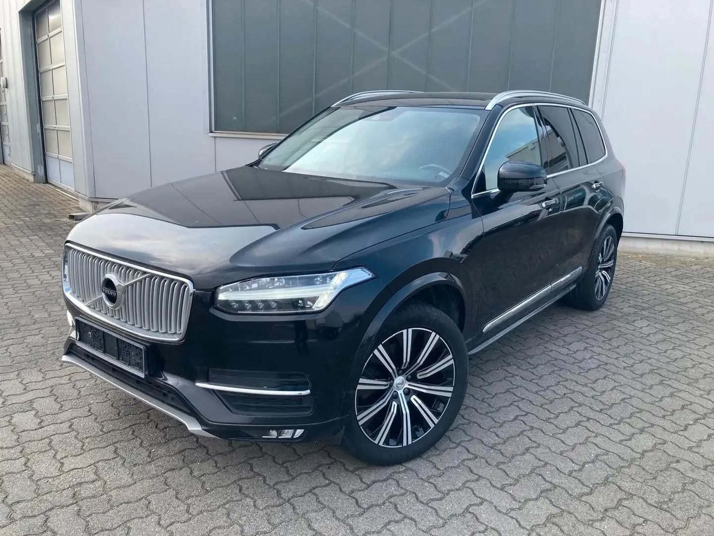 Volvo XC90 D5 Inscription AWD Schwarz - 1