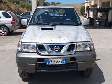 Terrano 5p 2.7 tdi SE auto