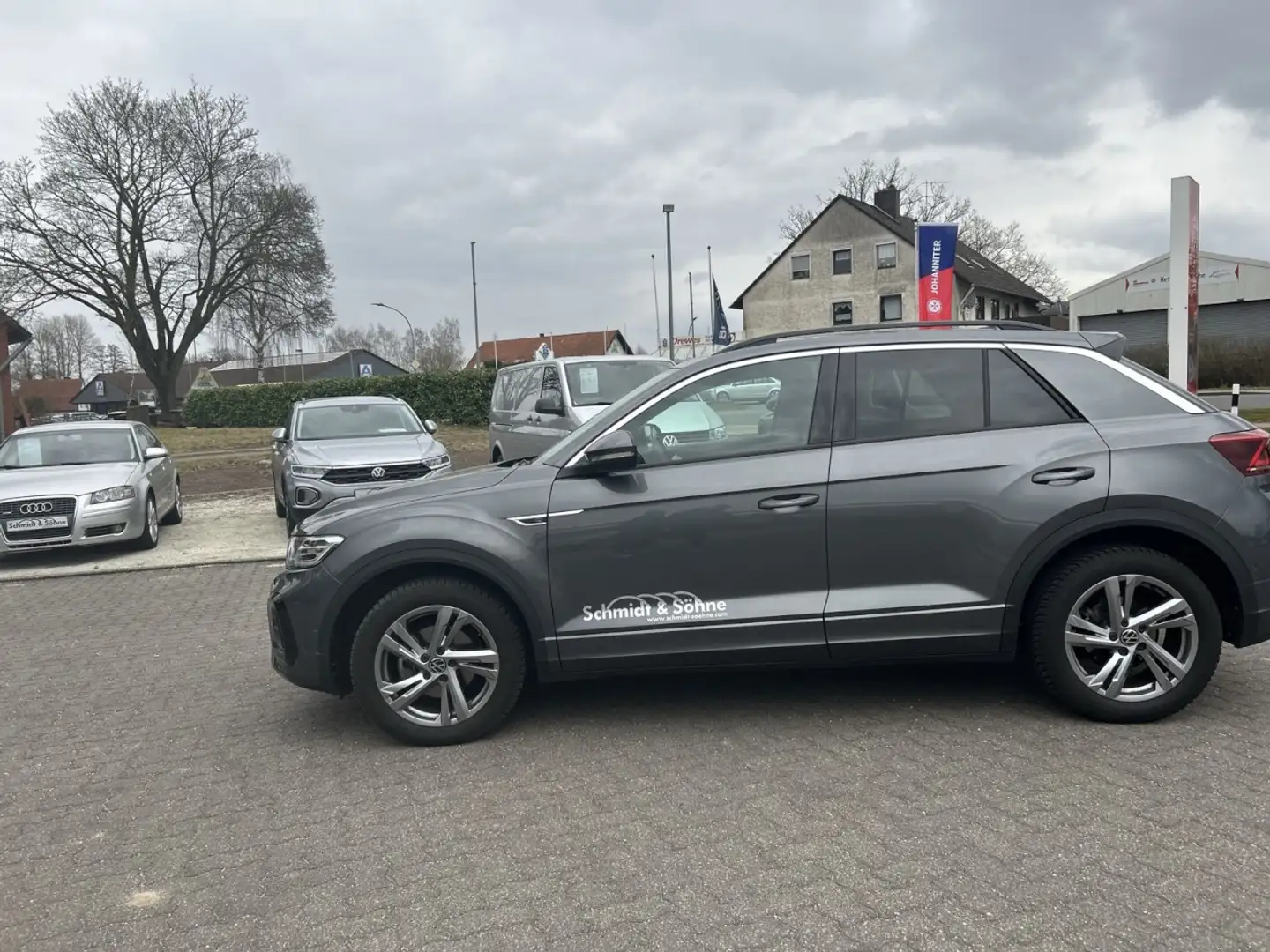 Volkswagen T-Roc 1.5 TSI R-Line/Matrix/AHK/NaviPro Klima Navi Gris - 2