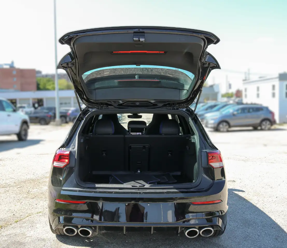 Volkswagen Golf R снимка Volkswagen Golf R