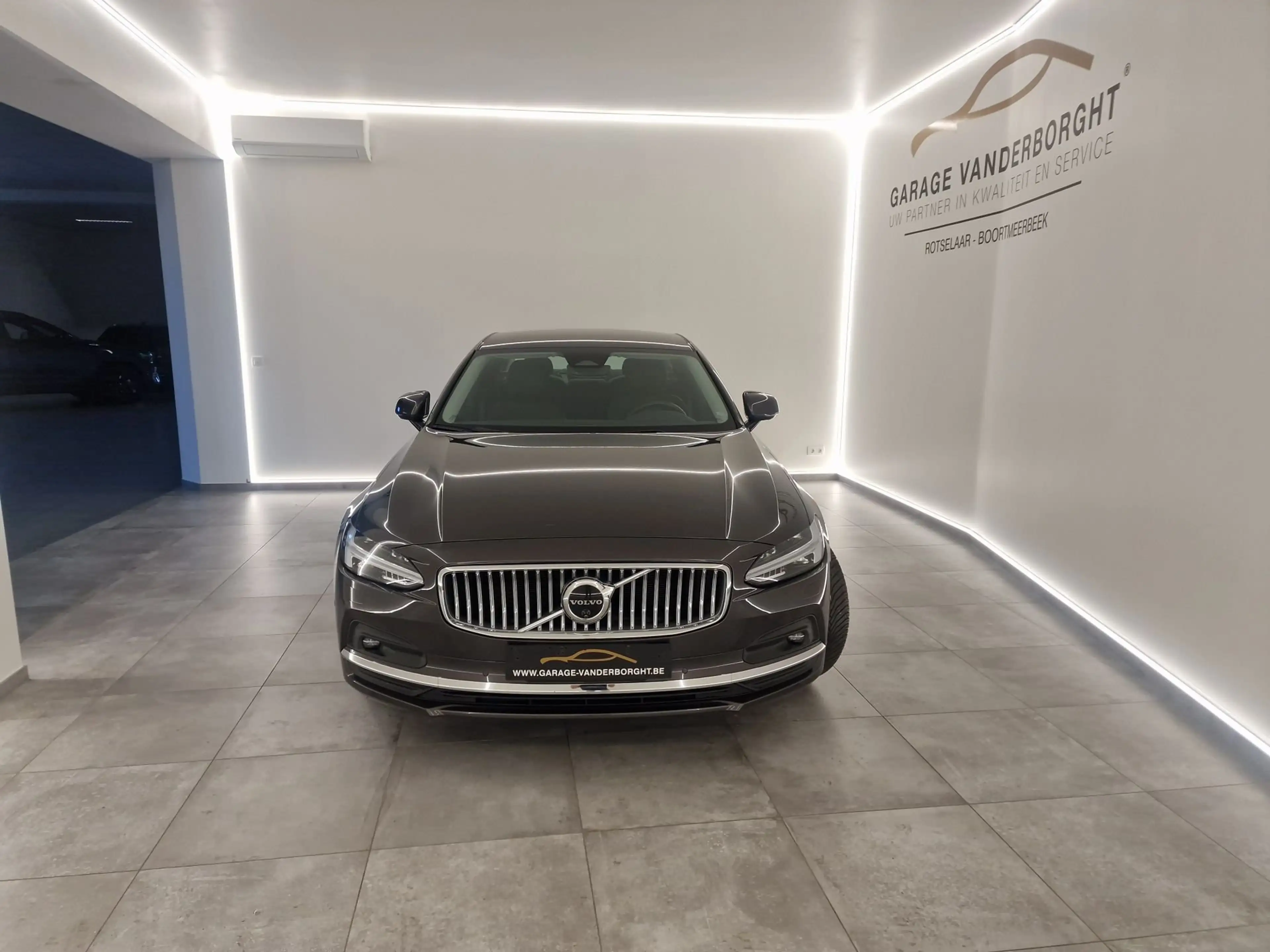 Volvo S90 PLUS HYBRID BENZINE AUTOMAAT+LUCHTVERING — photo 3