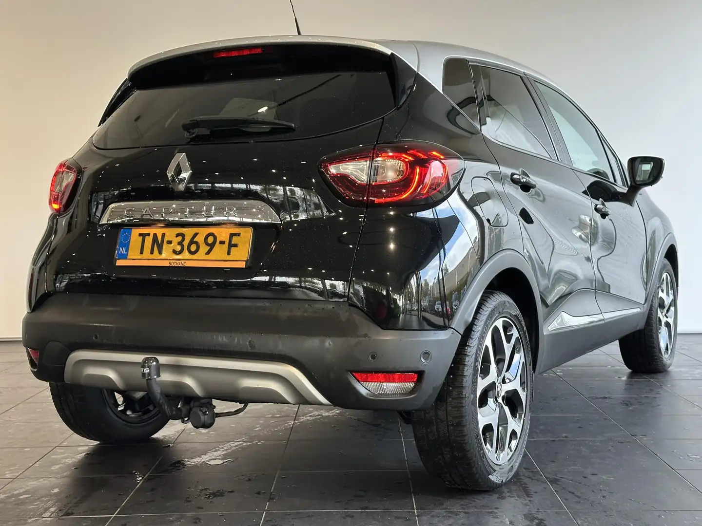 Renault Captur 0.9 TCe Intens NAVIGATIE | TREKHAAK | ACHTERUITRIJ Schwarz - 2