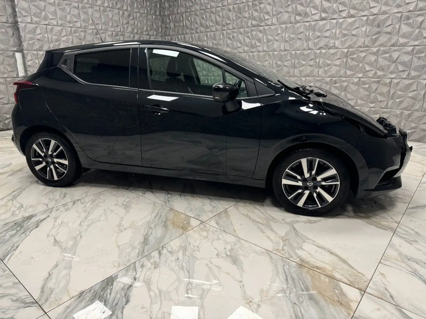 Nissan Micra Tekna *21.686km* Schwarz - 1