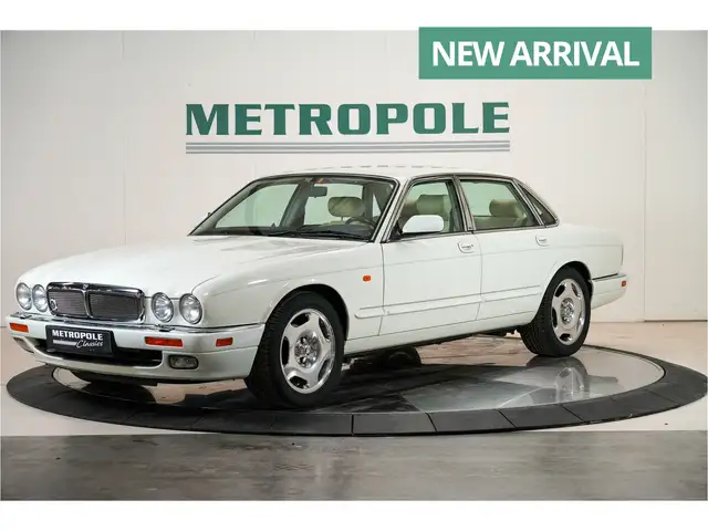 Jaguar XJR 4.0 Handgeschakeld M1100