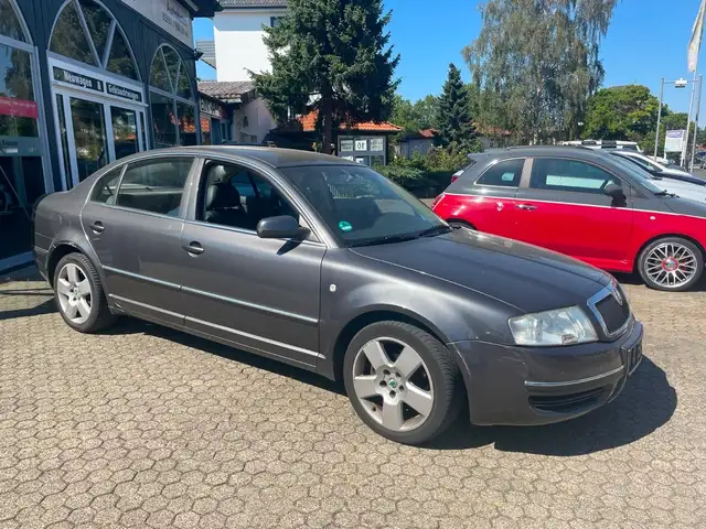 Skoda Superb Elegance 2,5 TDI*LEDER*1.HAND*