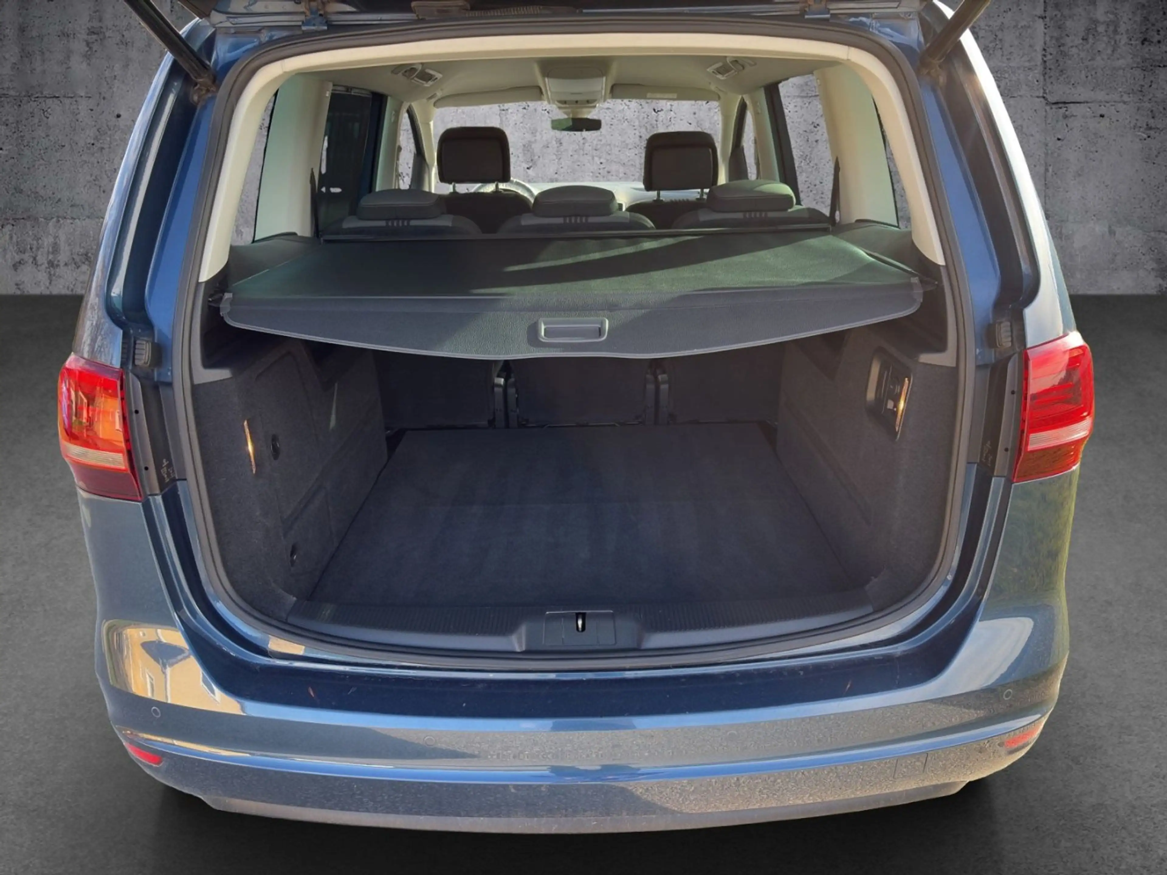 Volkswagen Sharan 2.0 TDI BlueMotionTech Comfortline — photo 15