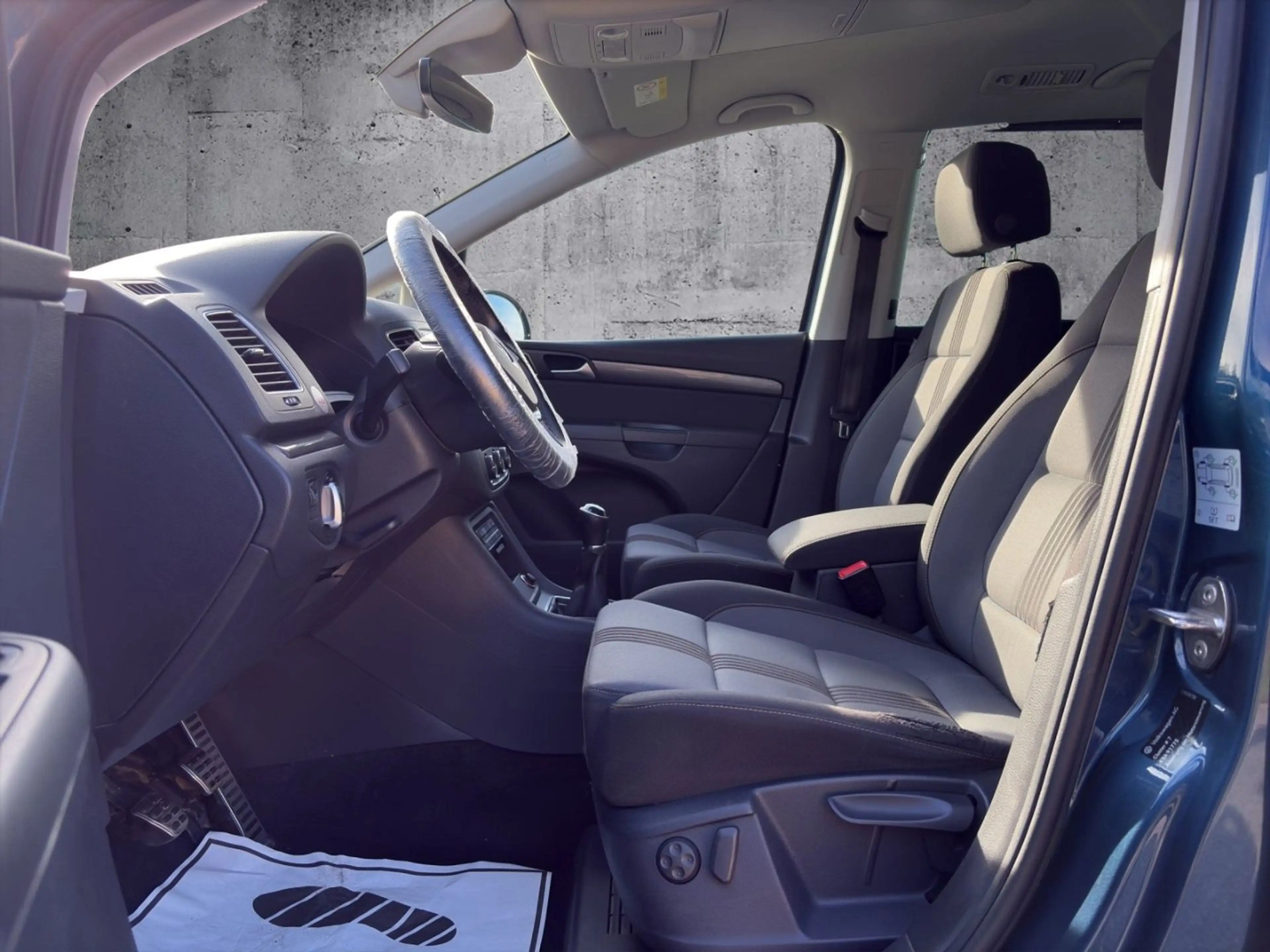 Volkswagen Sharan 2.0 TDI BlueMotionTech Comfortline — photo 8