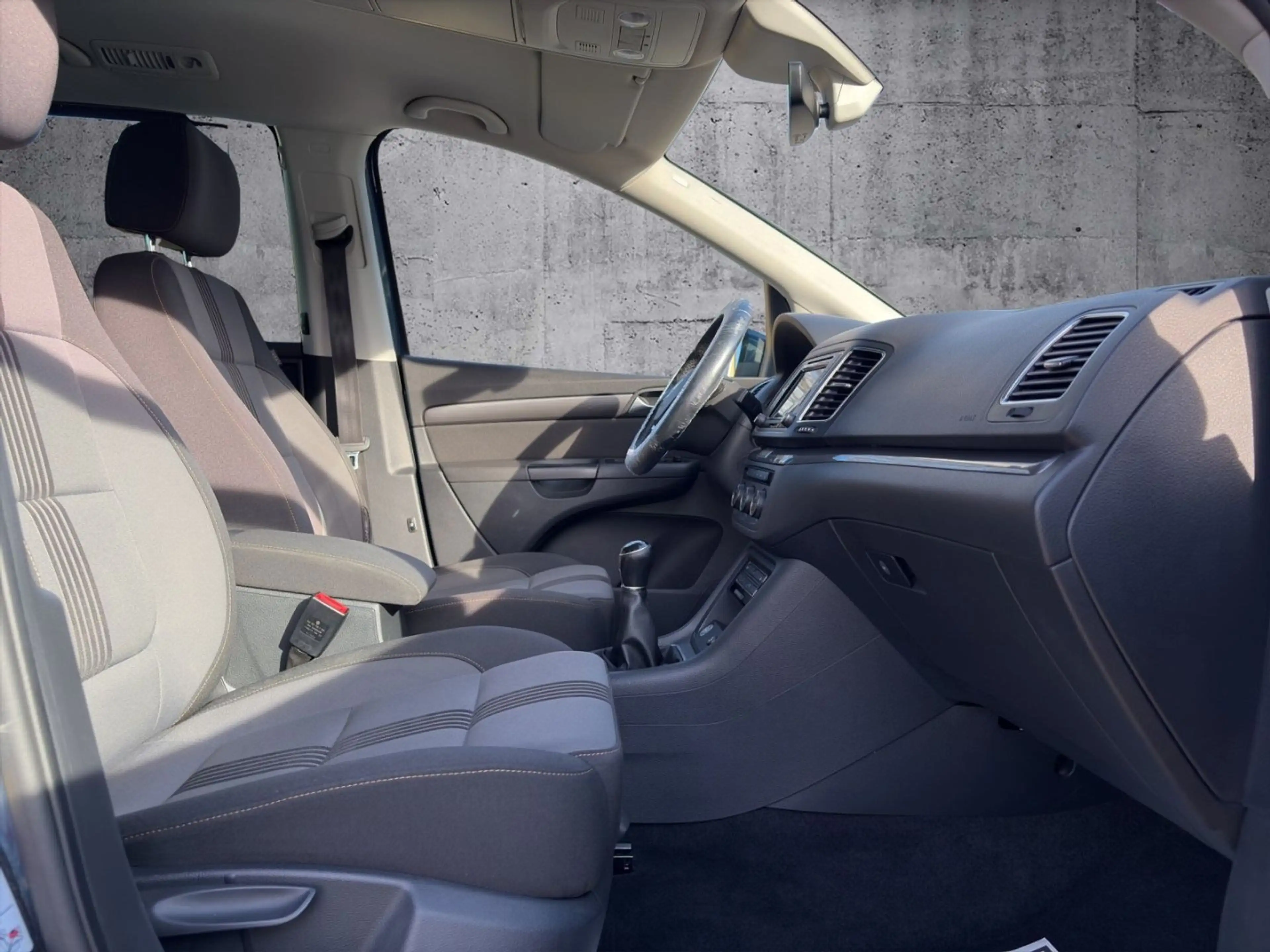 Volkswagen Sharan 2.0 TDI BlueMotionTech Comfortline — photo 12