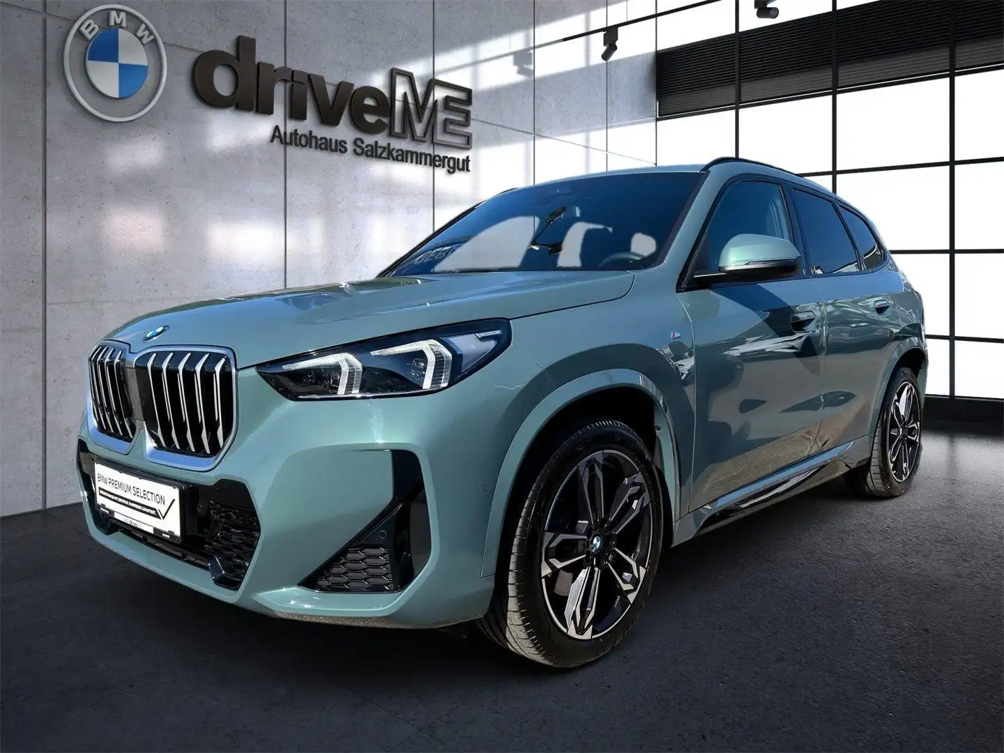 BMW X1 sDrive20i M Sportpaket Grün - 2