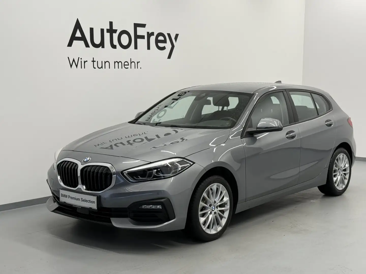 BMW 120 120d xDrive Grau - 1