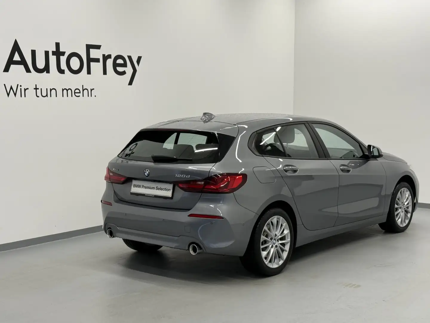 BMW 120 120d xDrive Grau - 2