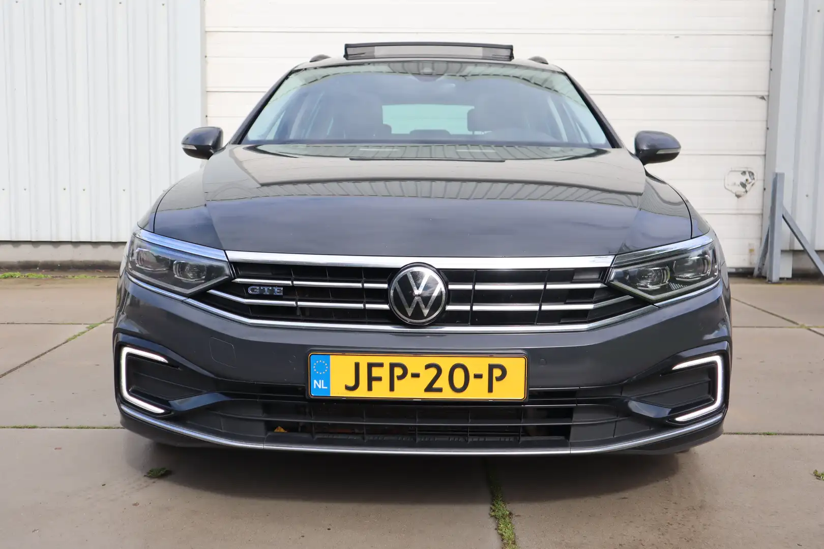 Volkswagen Passat Variant 1.4 TSI GTE Bns Pan-dak/Trekhaak/Vol €250,-p/m Grijs - 2