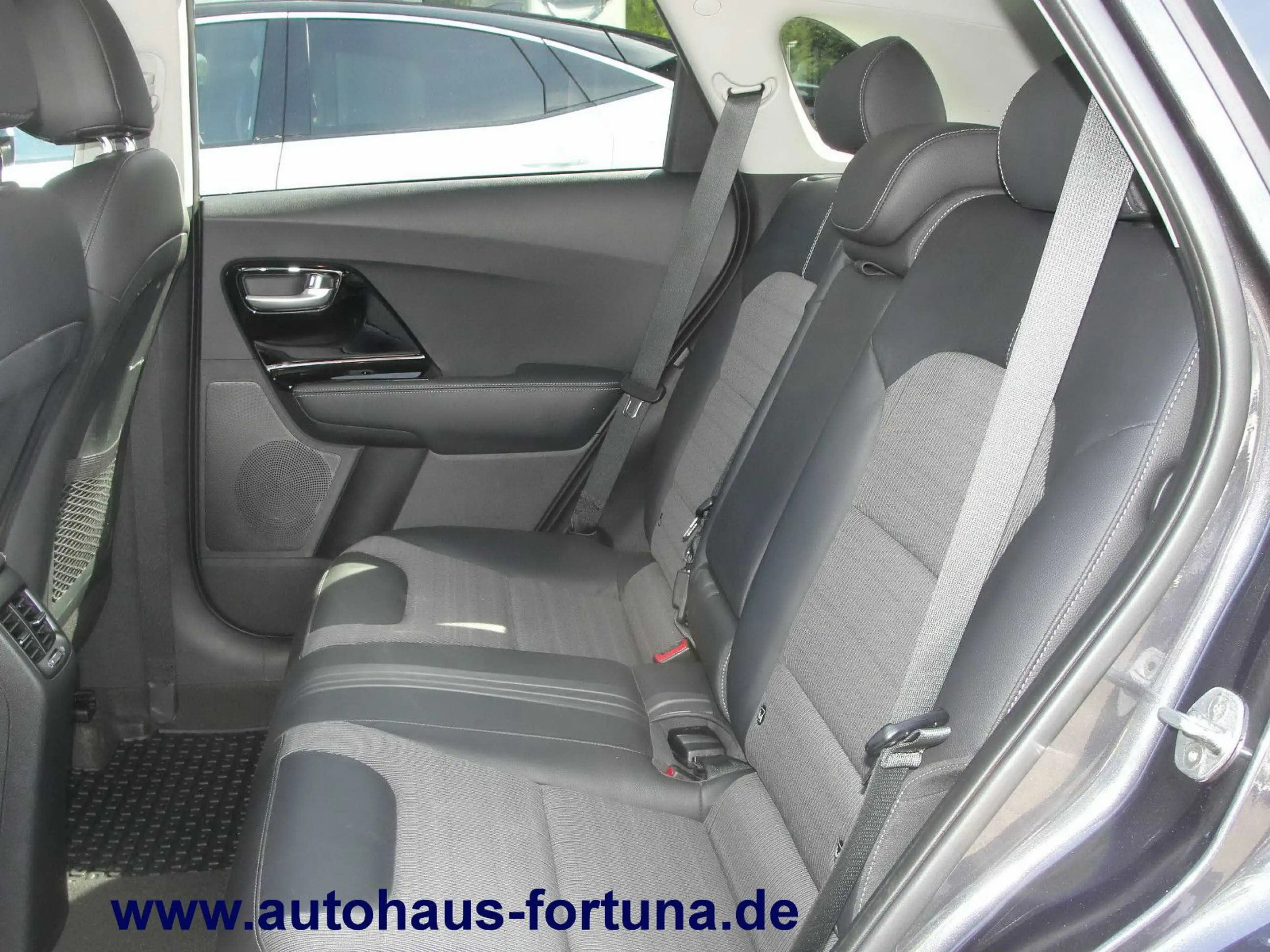 Kia Niro Vision 1.6 Hybrid Kamera Navigation AHK — photo 6