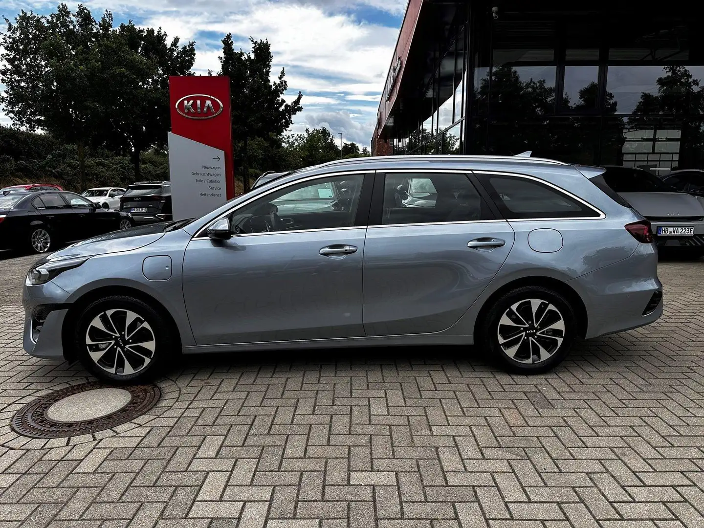 Kia Ceed SW 1.6 PHEV Spirit Technologie&Sitz Paket Argintiu - 2