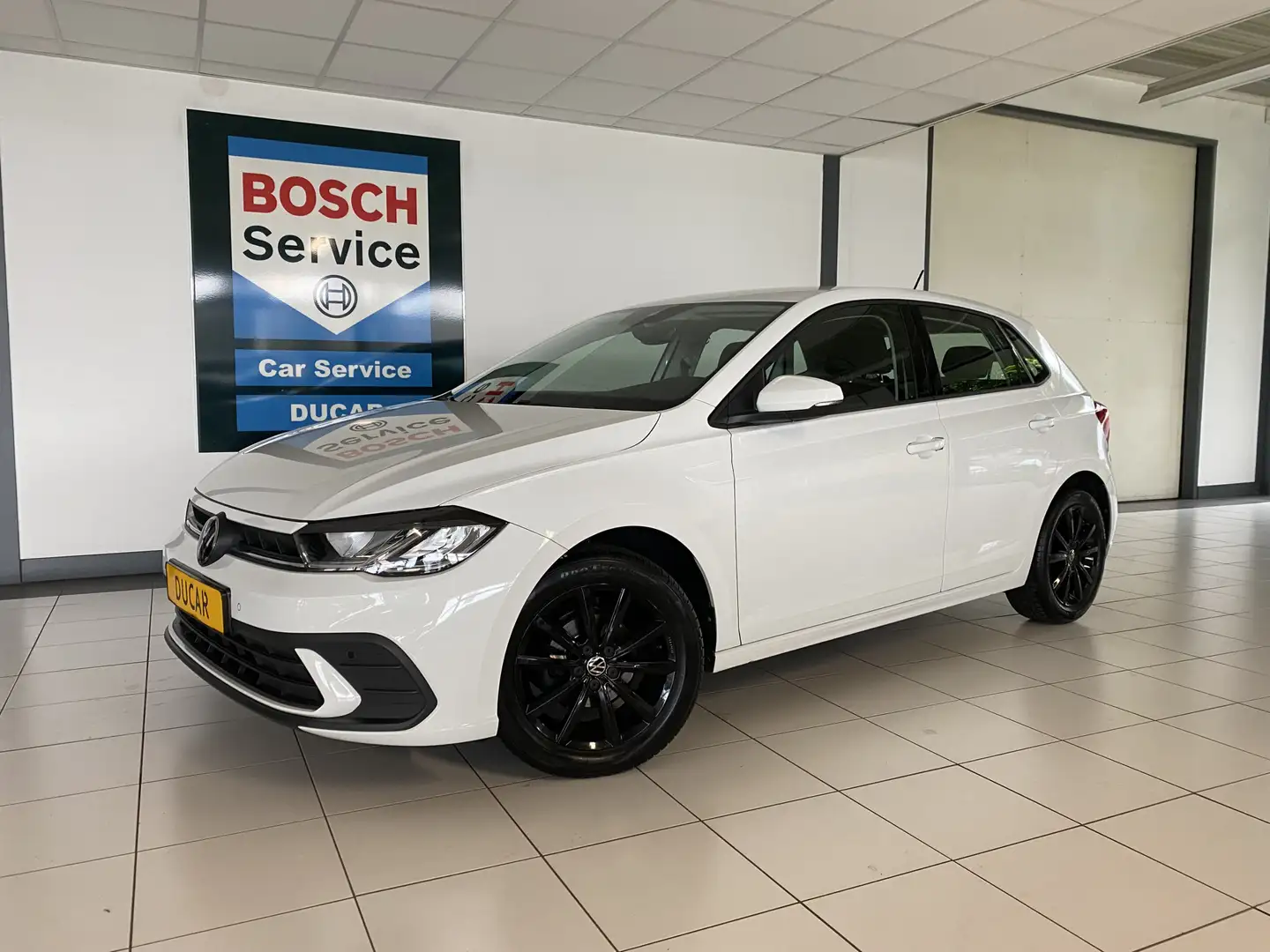 VOLKSWAGEN Polo