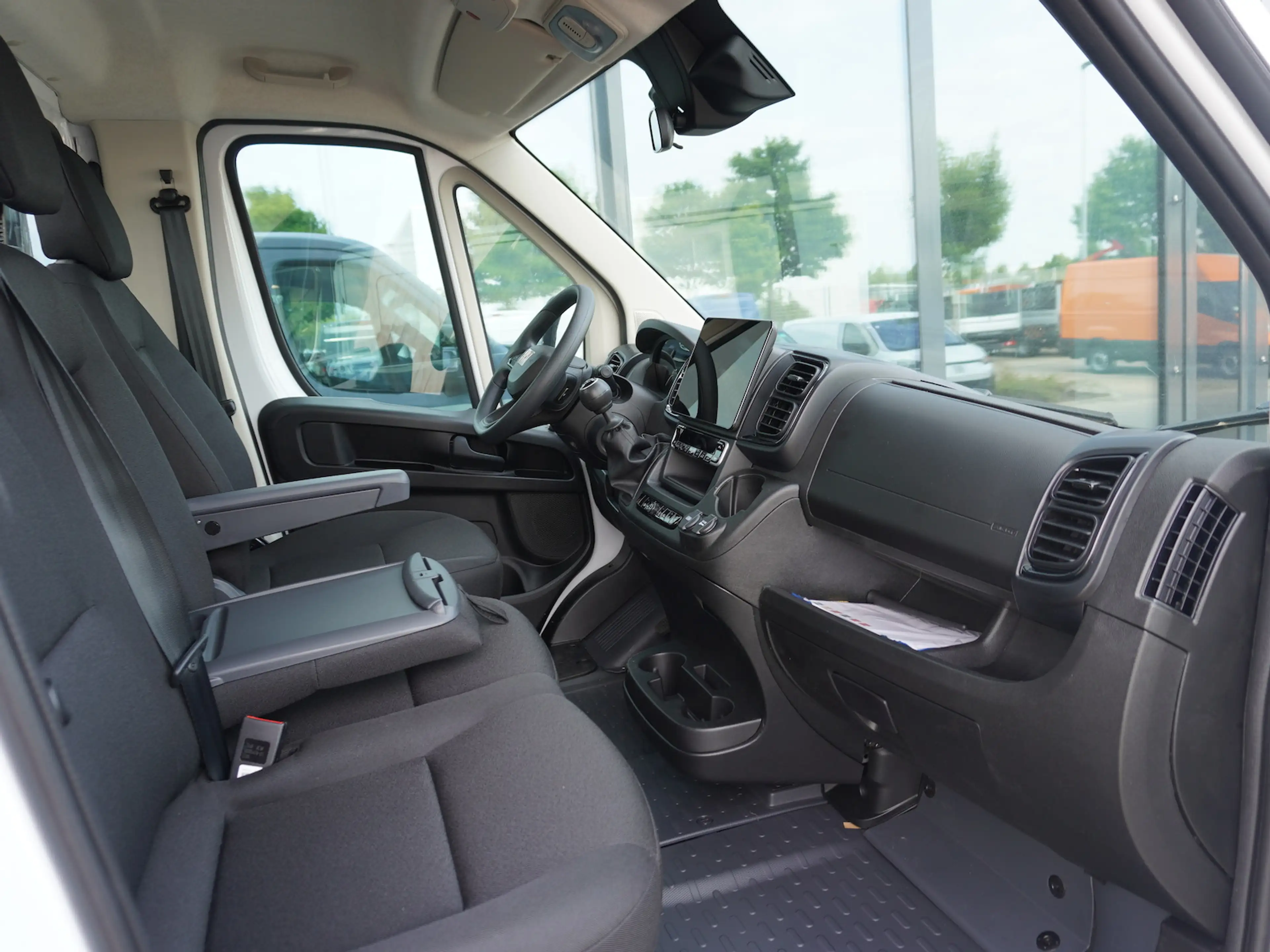 Fiat Ducato Maxi Pritsche L2S / 10-Zoll Navi + AHK — photo 10