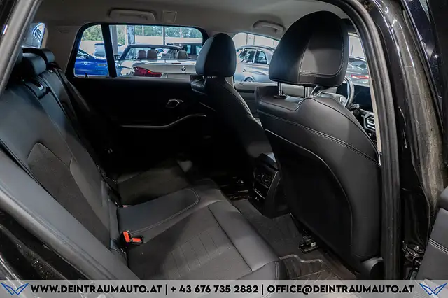 BMW 3 Series view 12