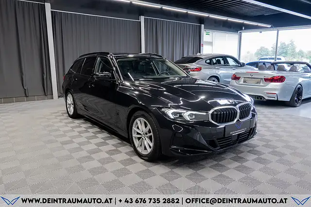 BMW 3 Series view 4