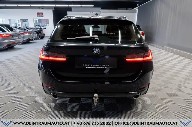 BMW 3 Series view 8