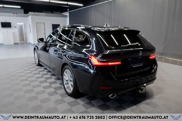 BMW 3 Series view 6