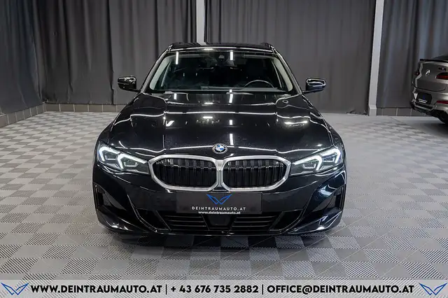 BMW 3 Series view 3